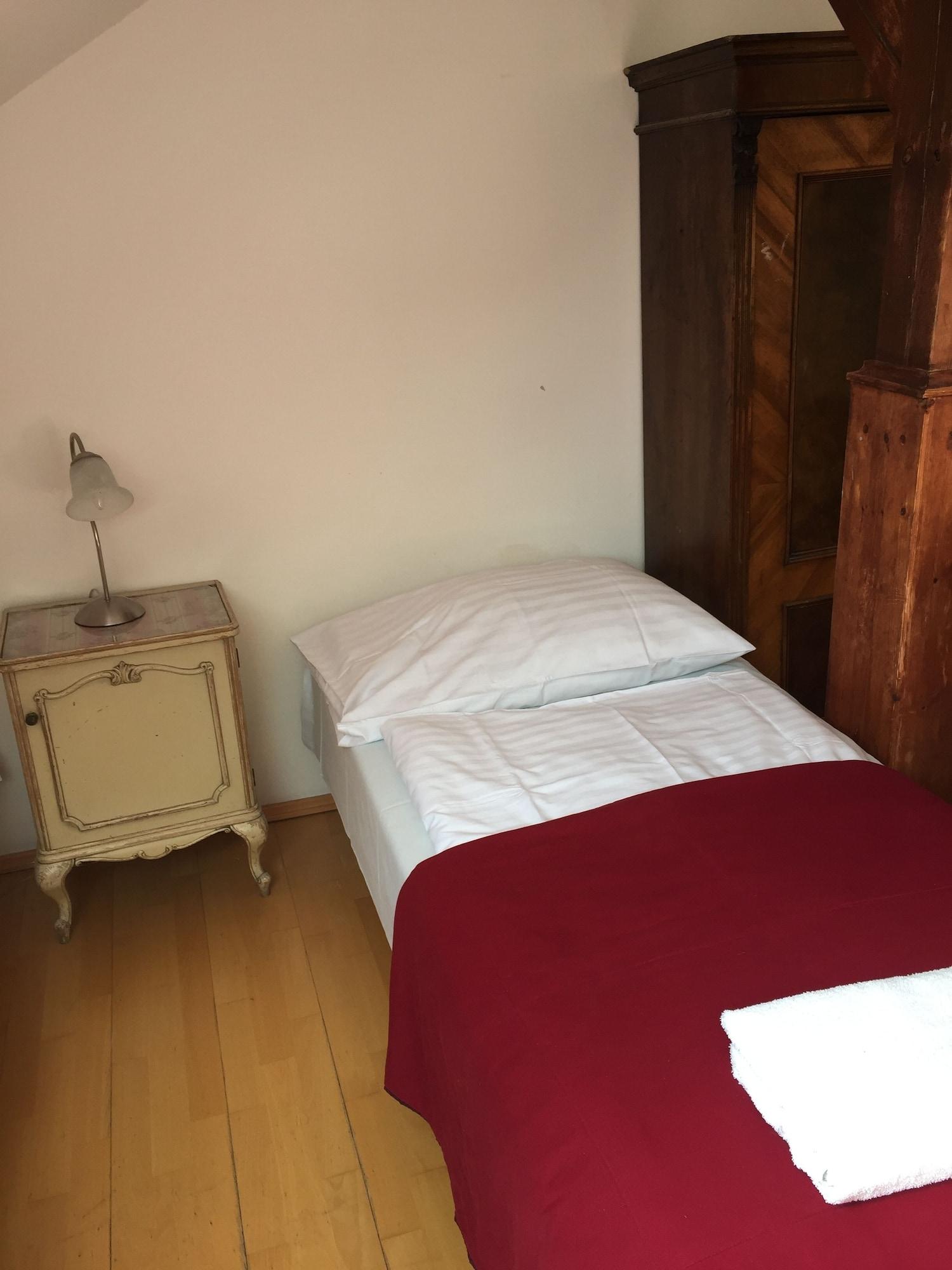 Hostel Rosemary Прага Экстерьер фото