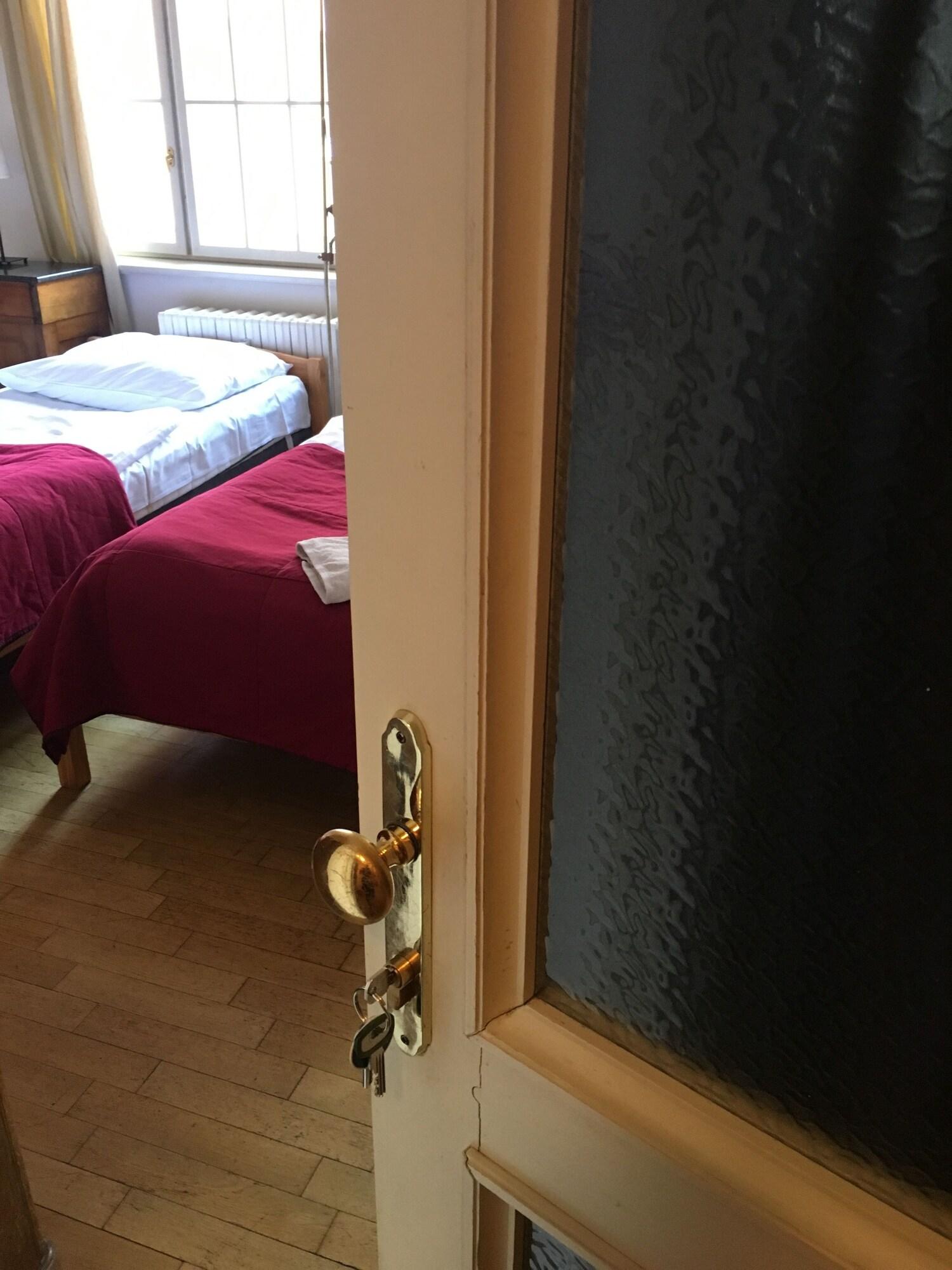 Hostel Rosemary Прага Экстерьер фото
