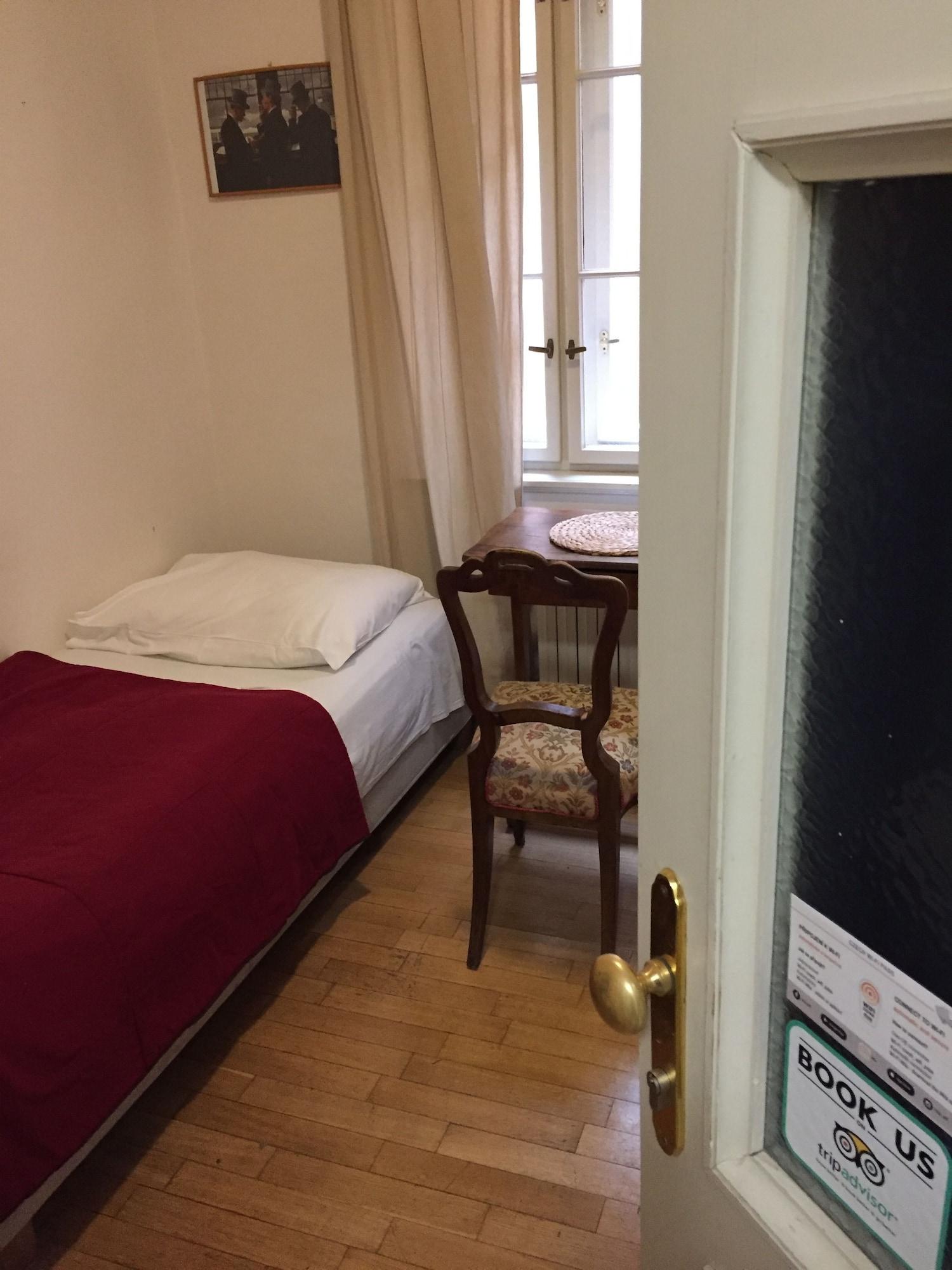 Hostel Rosemary Прага Экстерьер фото