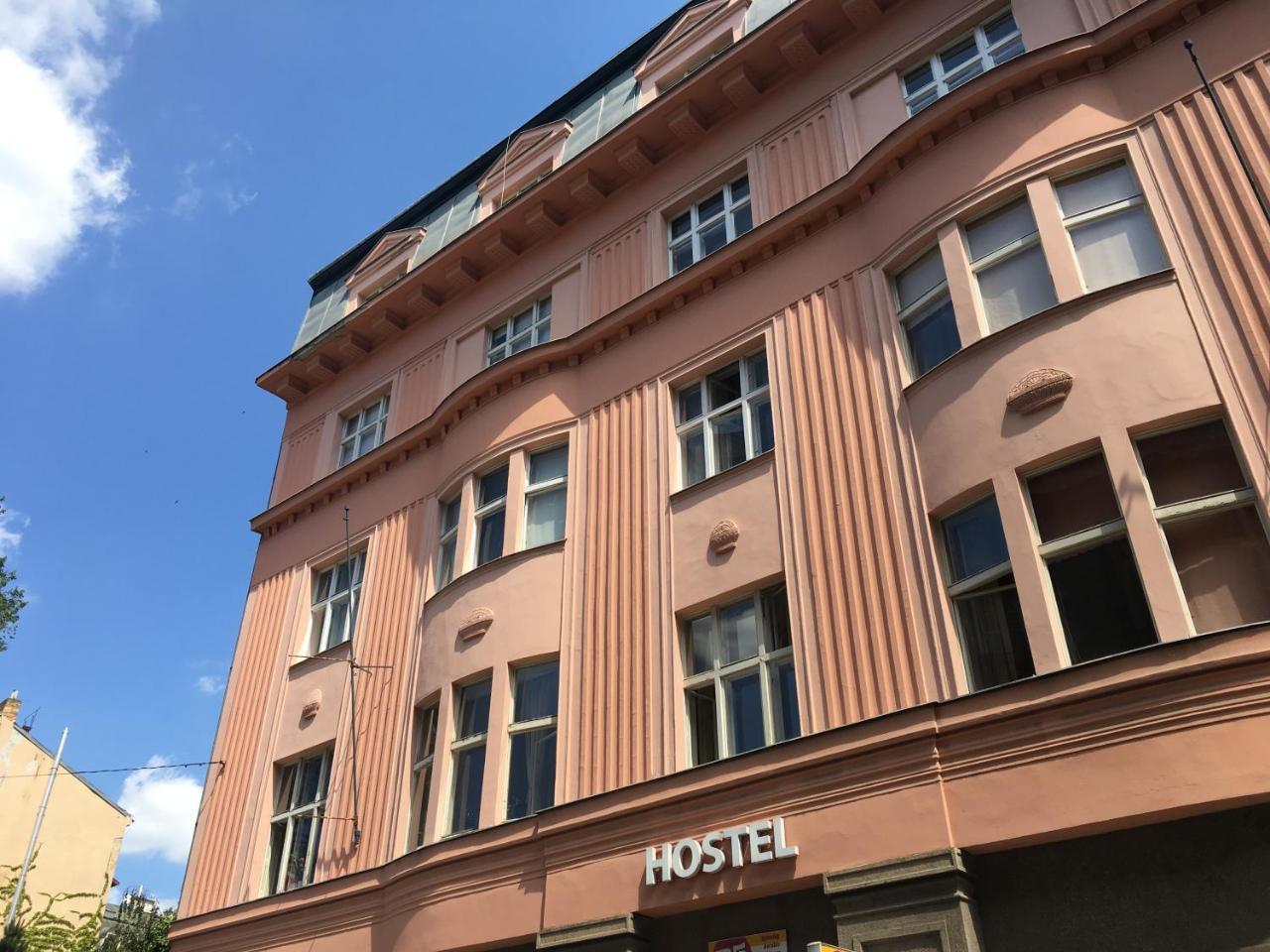 Hostel Rosemary Прага Экстерьер фото